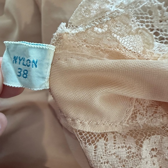 Vintage 50's Nude Slip Size 38 Ruffle hem - Picture 7 of 8